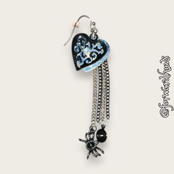 Bundle Sale 3 for $15 | Gothic Heart and Spider Dangling Earrings with Rhineston - Picture 3 of 6